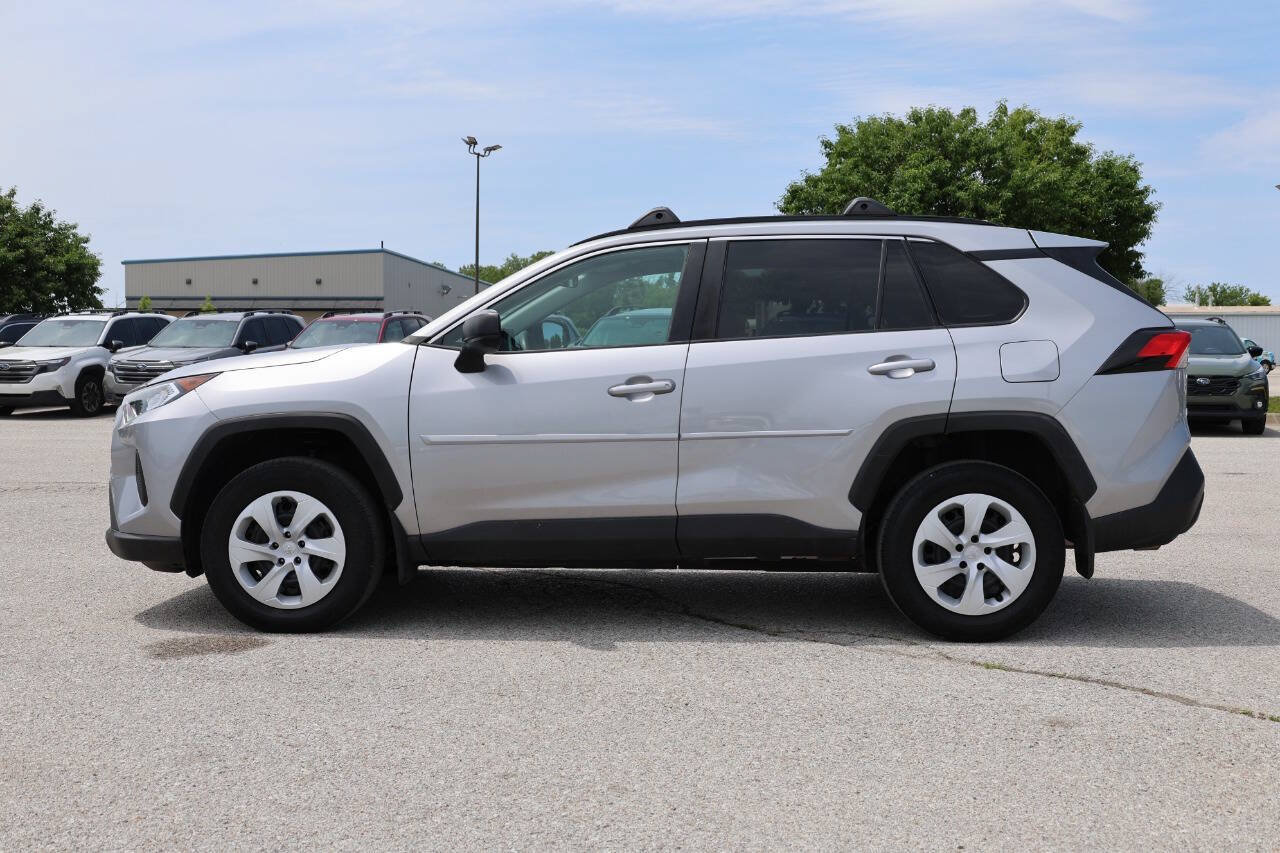 Used 2020 Toyota RAV4 LE AWD/4WD image 8