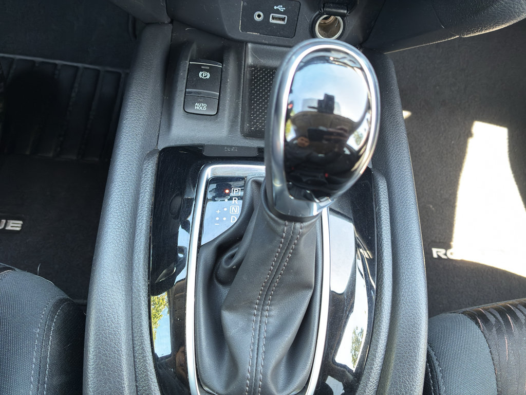 Used 2019 Nissan Rogue SV w/ Premium Package FWD image 39