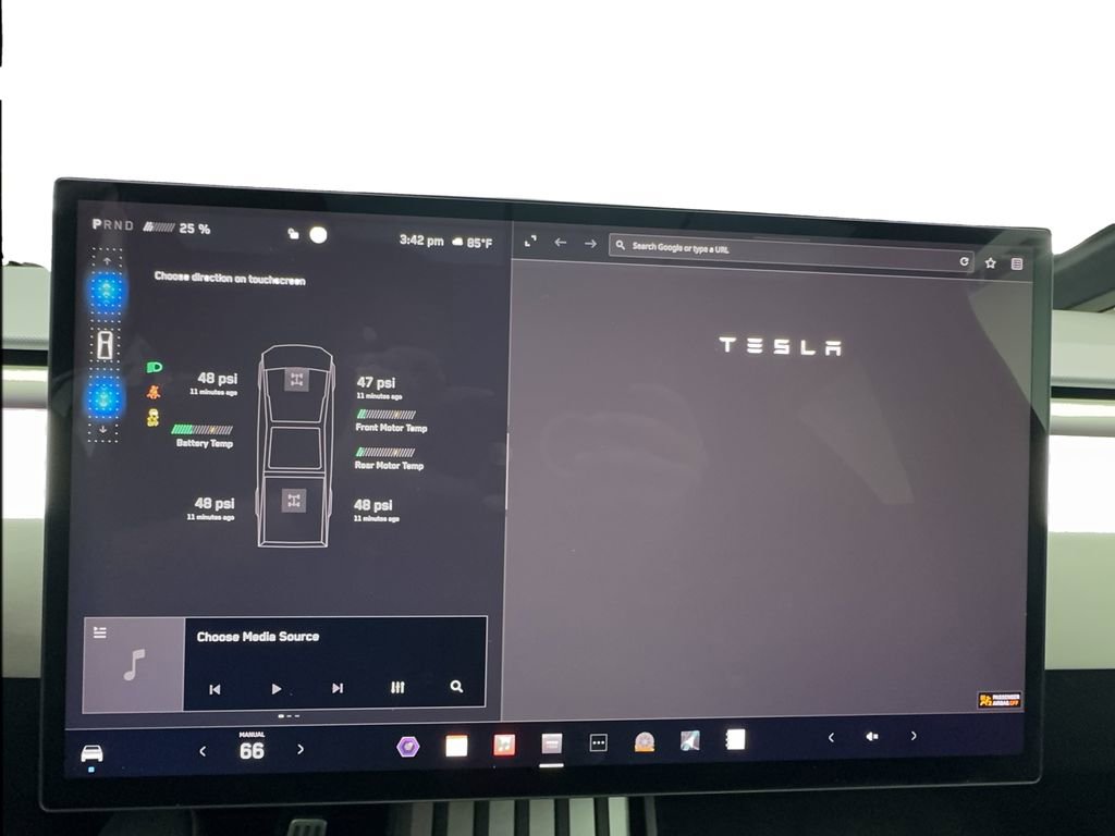 Used 2024 Tesla Cybertruck AWD Crew Cab image 46