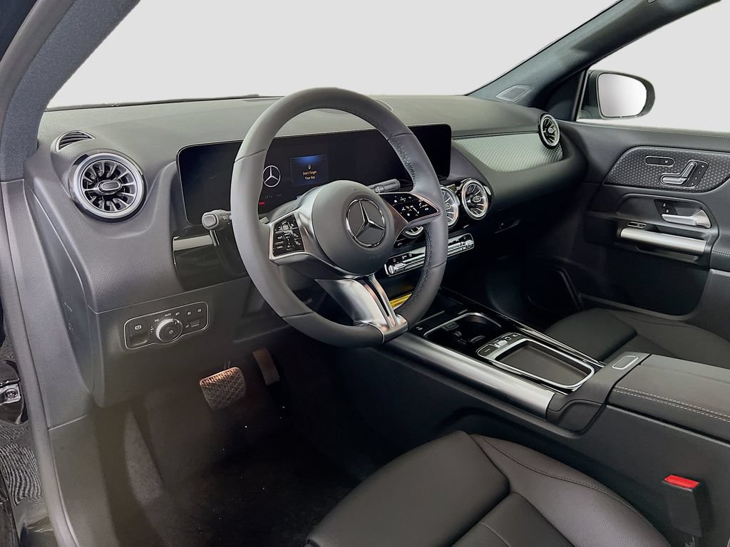 Used 2025 Mercedes-Benz GLA 250 4MATIC image 9