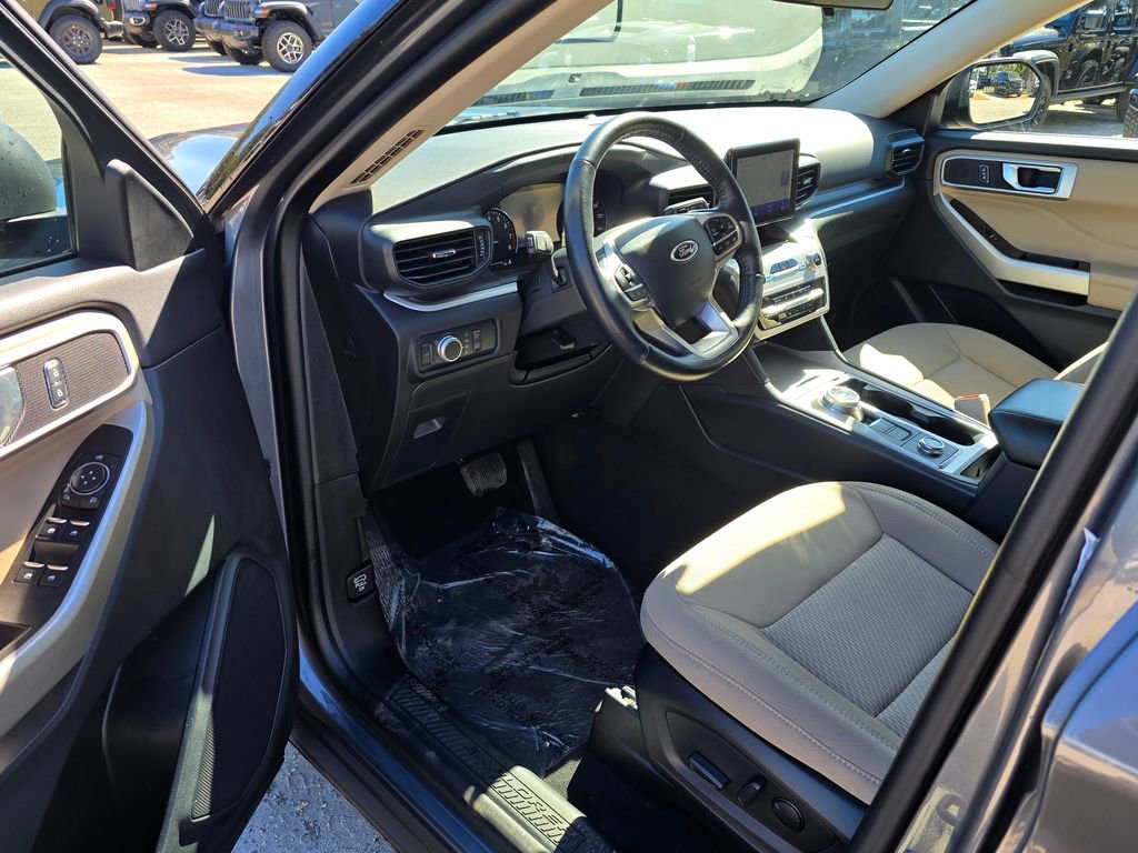 Used 2022 Ford Explorer XLT image 15