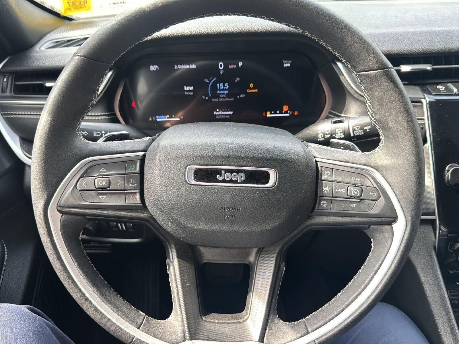 Used 2023 Jeep Grand Cherokee Altitude AWD/4WD image 13
