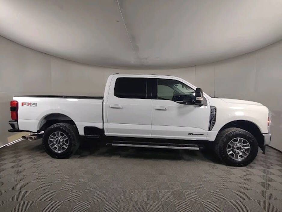 Used 2024 Ford F250 Lariat w/ FX4 Off-Road Package image 9