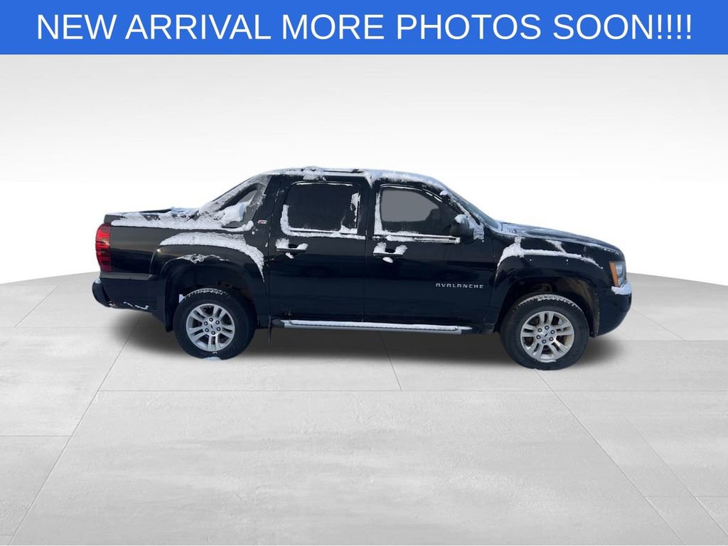 Used 2012 Chevrolet Avalanche LT w/ Suspension Package, Off-Road image 5