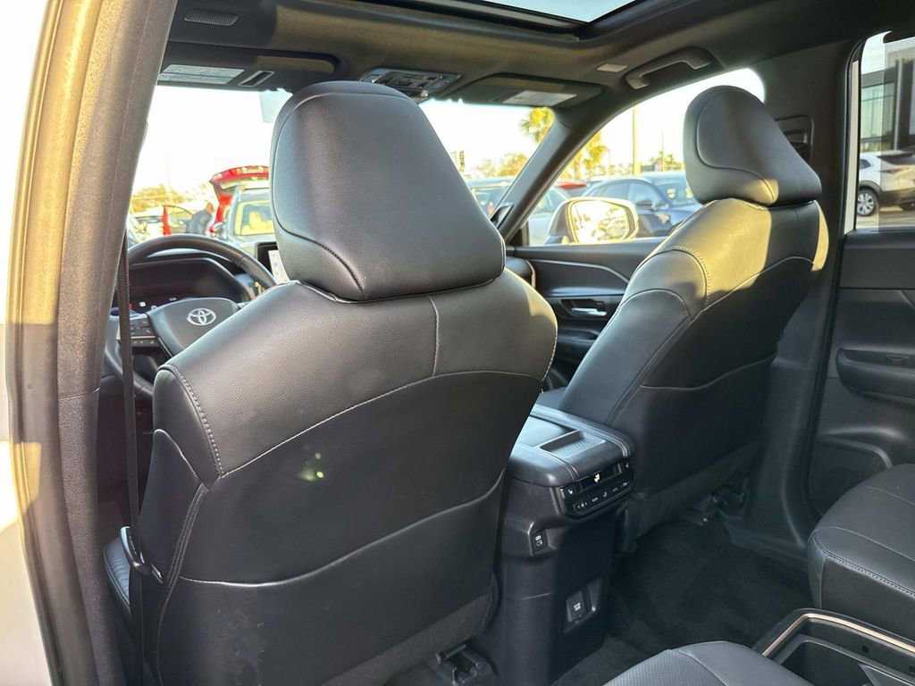 Used 2024 Toyota Grand Highlander AWD Hybrid image 14
