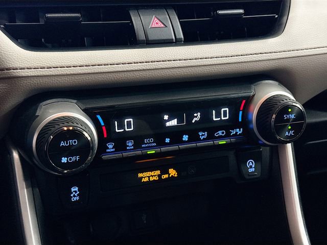 Used 2021 Toyota RAV4 XLE AWD/4WD image 16