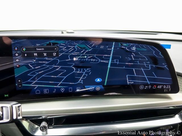 New 2025 Cadillac Lyriq Luxury w/ LPO, Floor Liner Package AWD/4WD image 17