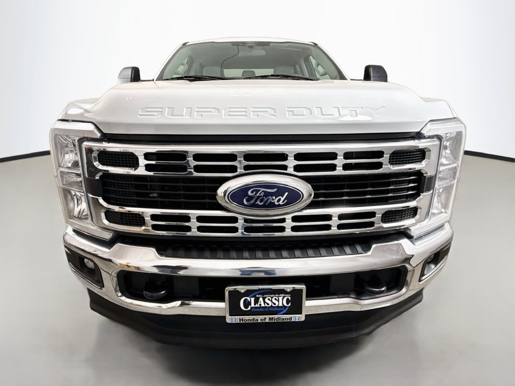 Used 2024 Ford F250 XLT w/ FX4 Off-Road Package AWD/4WD image 2
