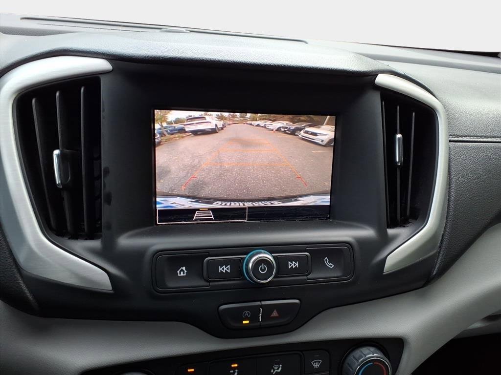 Used 2024 GMC Terrain SLE image 22