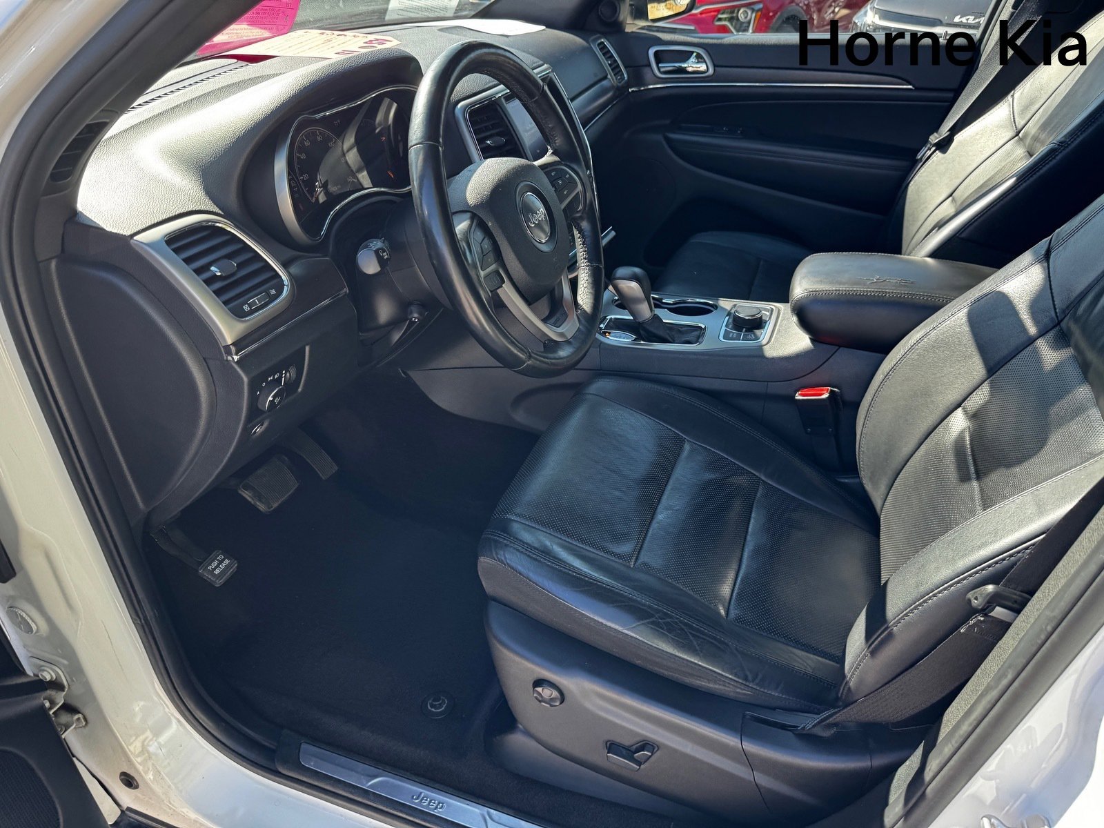 Used 2018 Jeep Grand Cherokee Limited w/ Luxury Group II image 8