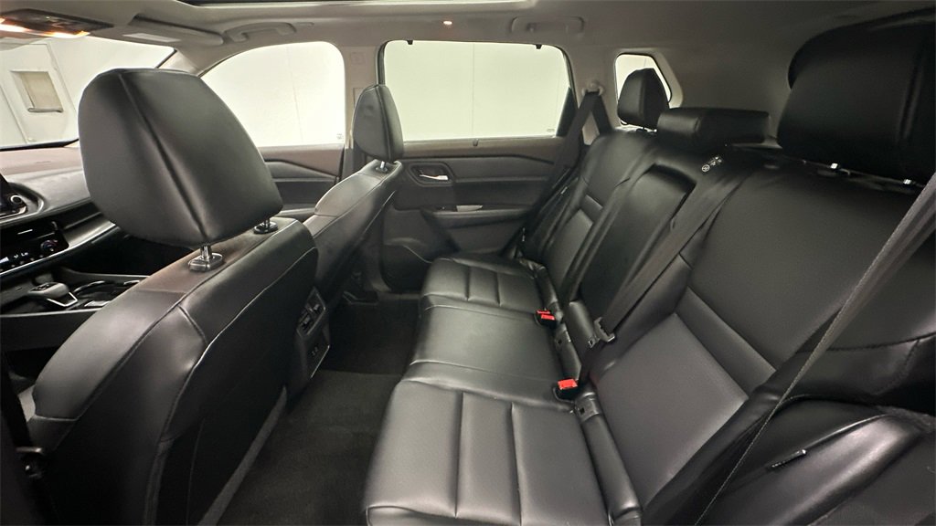 Certified 2023 Nissan Rogue SV w/ SV Premium Package image 10