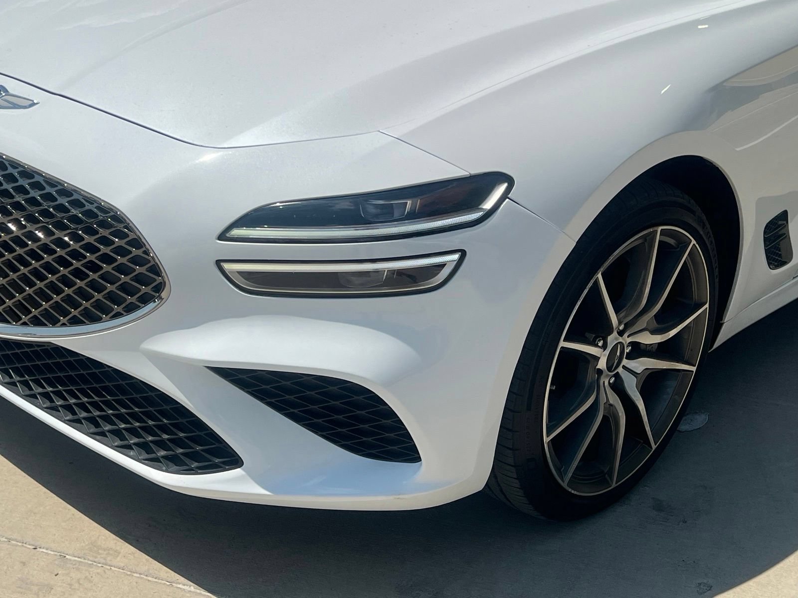 Used 2025 Genesis G70 2.5T RWD image 4