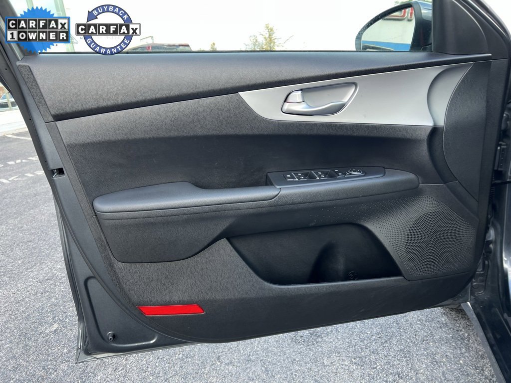 Used 2023 Kia Forte LXS image 9