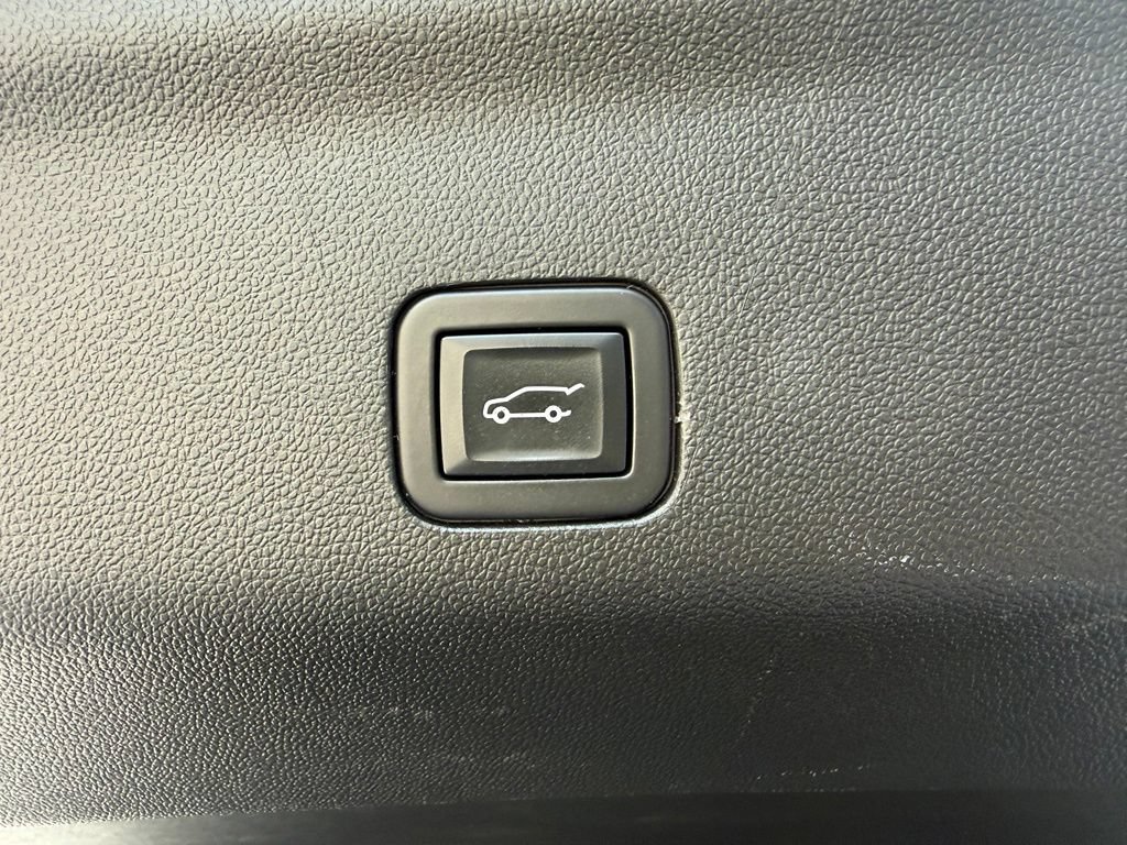 Used 2023 Cadillac Escalade Premium Luxury AWD/4WD image 31