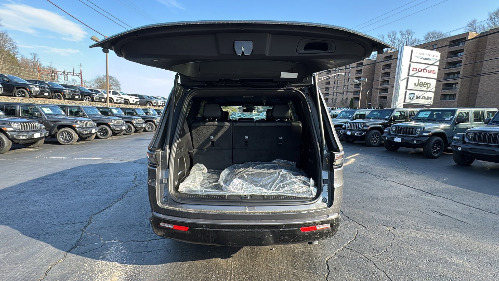 New 2026 Jeep Grand Wagoneer 4WD image 10