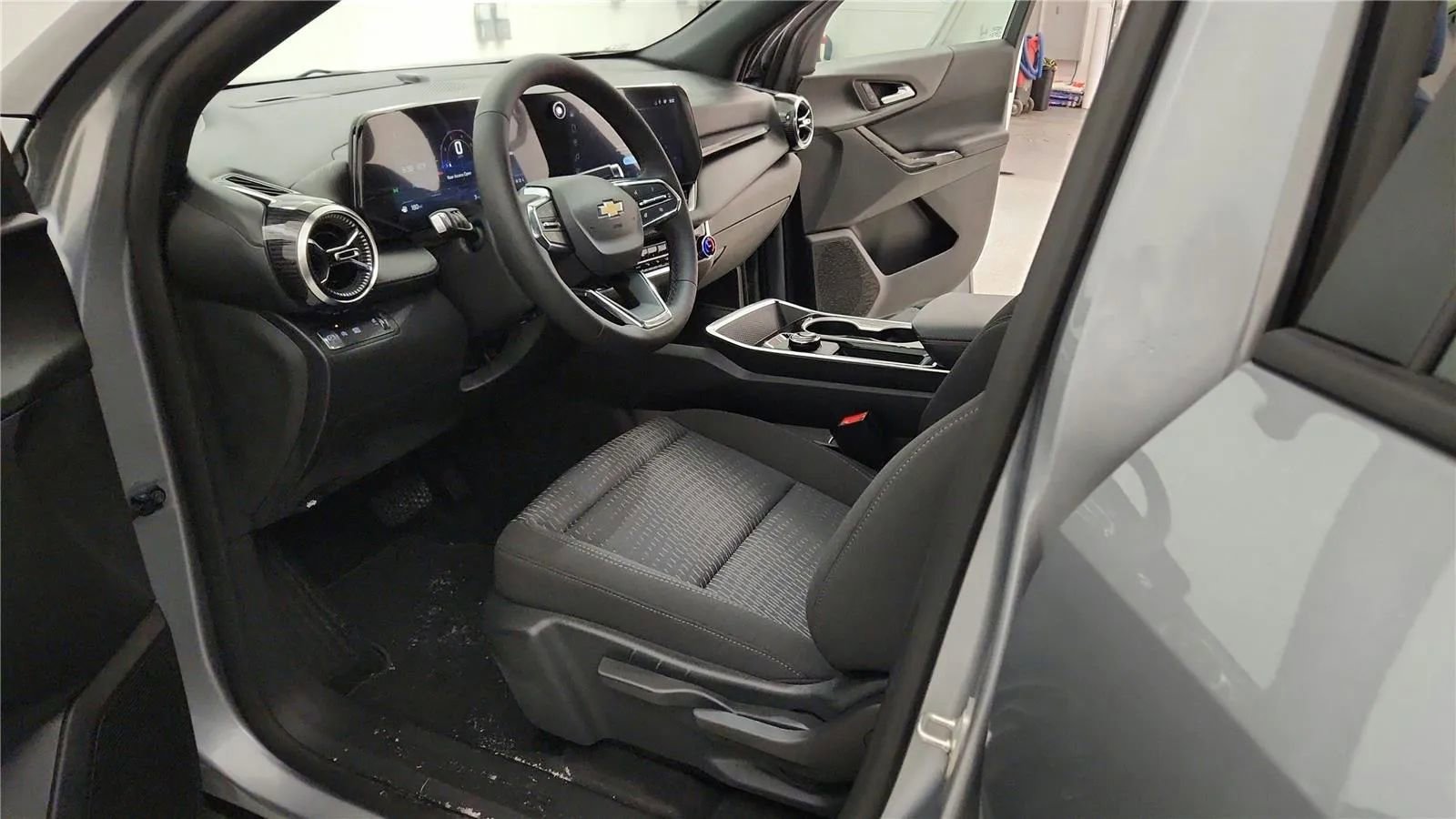 New 2026 Chevrolet Equinox LT image 24