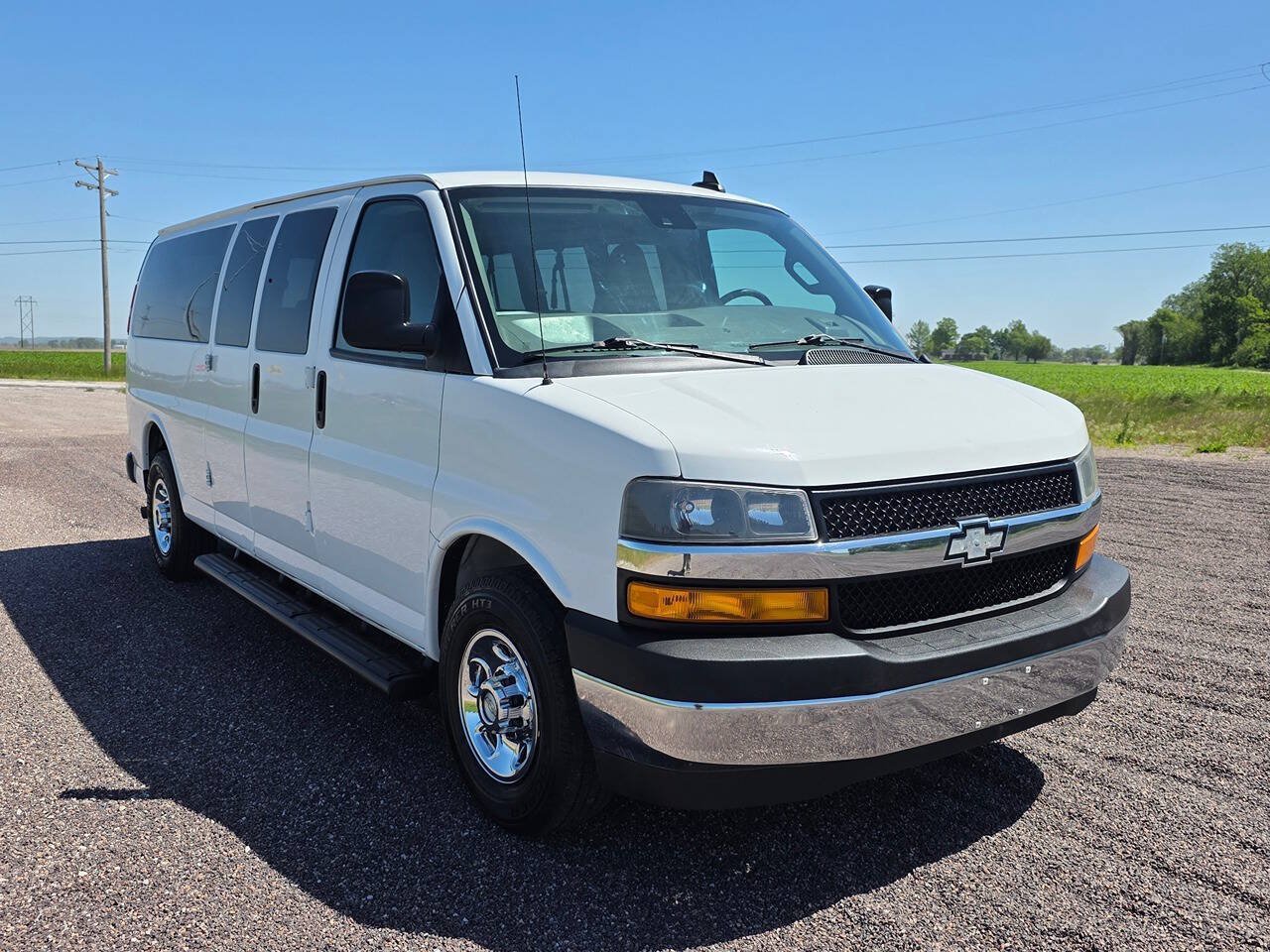 Used 2020 Chevrolet Express 3500 LT w/ LT Preferred Equipment Group RWD image 5