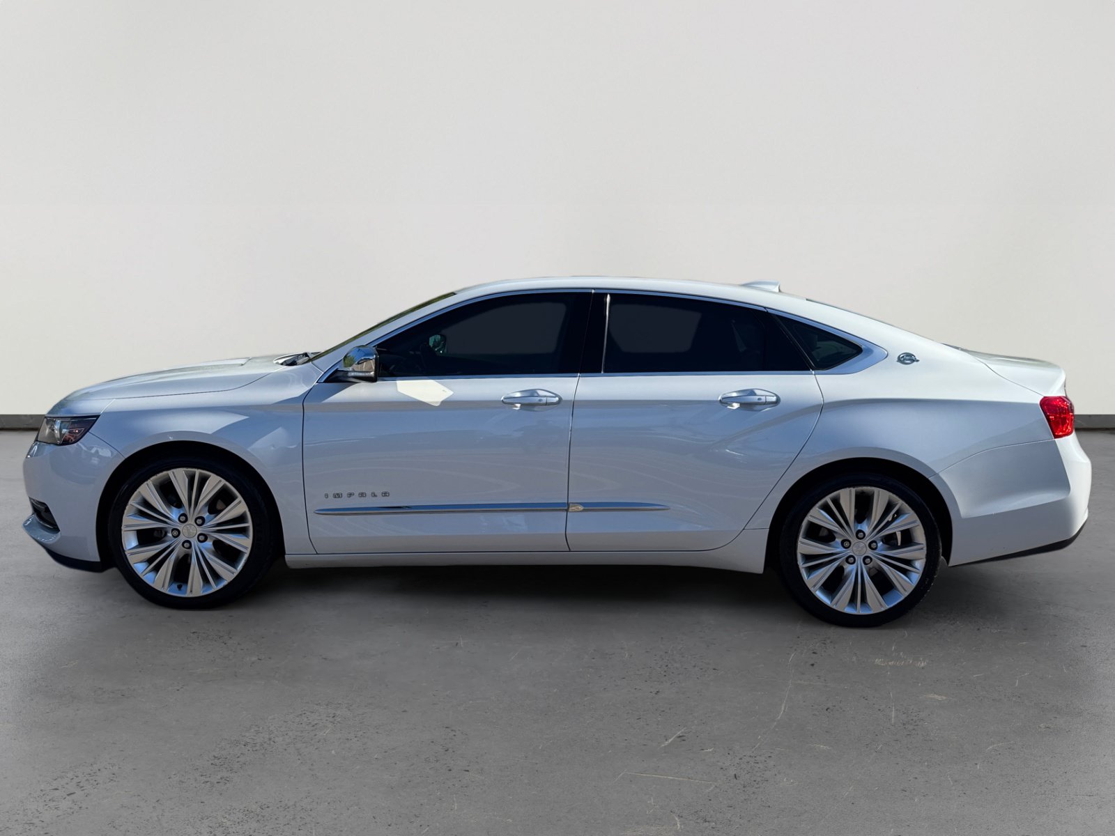 Used 2017 Chevrolet Impala Premier w/ Enhanced Convenience Package FWD image 2