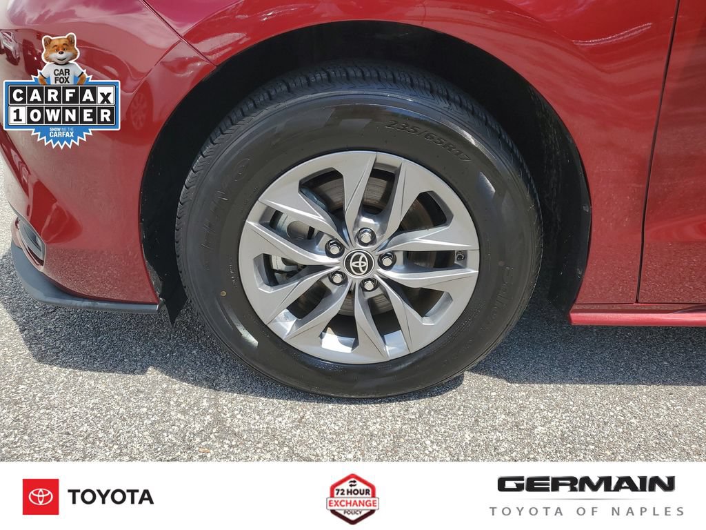 Used 2023 Toyota Sienna LE FWD image 14
