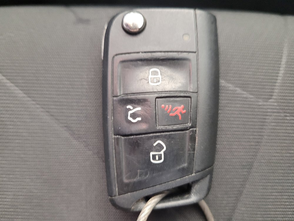 Used 2025 Volkswagen Jetta Sport FWD image 32