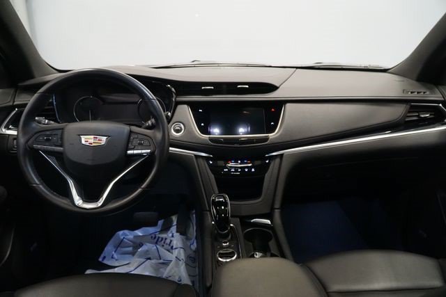 Certified 2024 Cadillac XT6 Luxury AWD/4WD image 12
