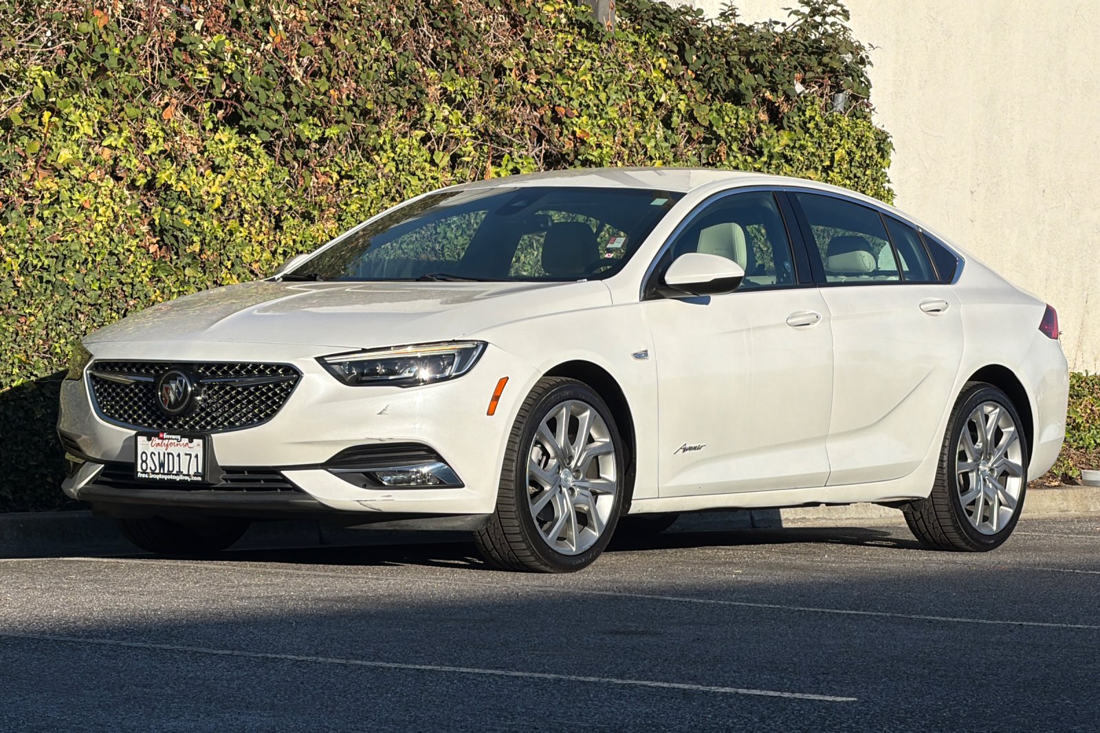 Used 2020 Buick Regal Avenir w/ Driver Confidence Package II FWD image 9