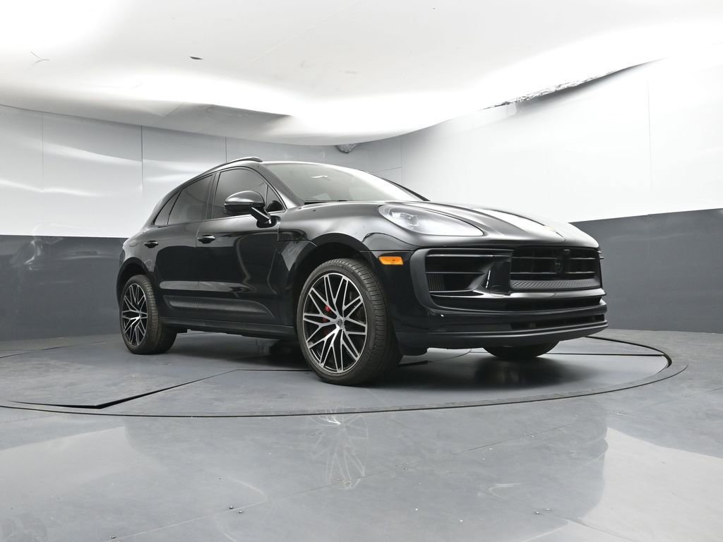 Certified 2024 Porsche Macan S AWD/4WD image 30