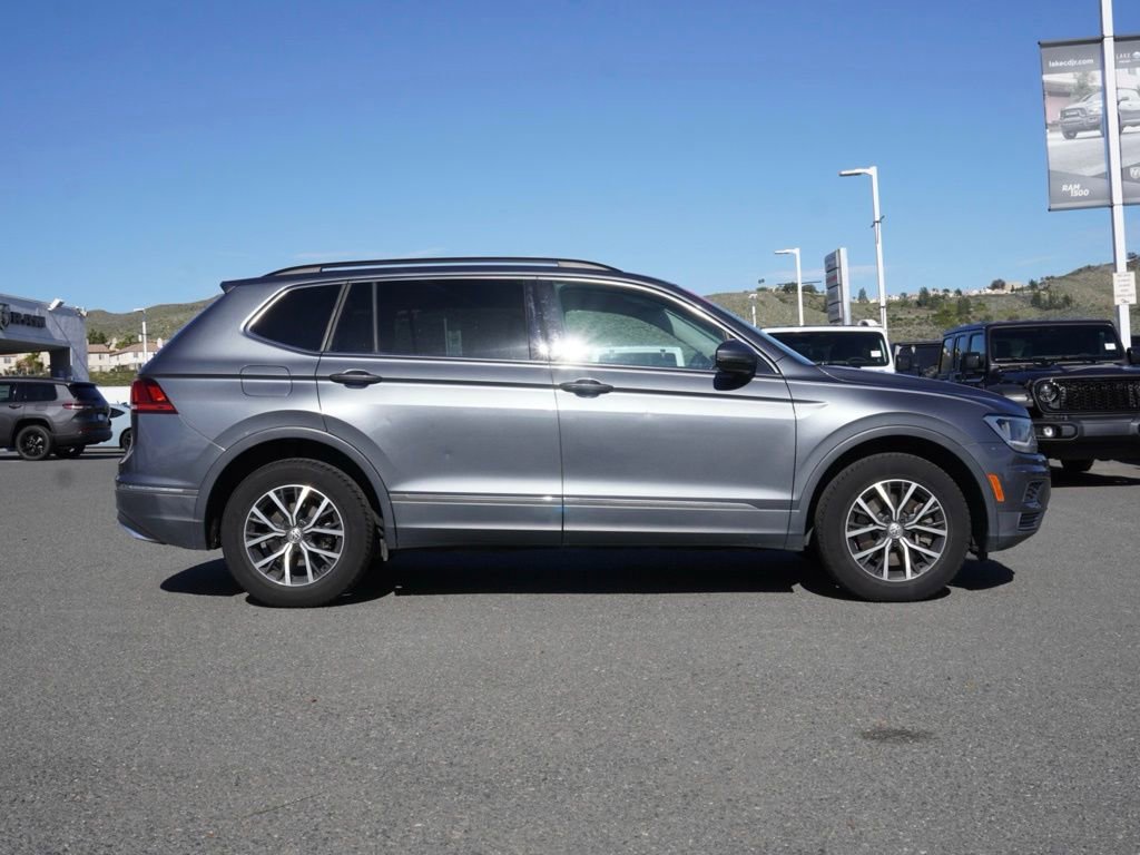 Used 2020 Volkswagen Tiguan SE w/ Panoramic Sunroof Package image 4