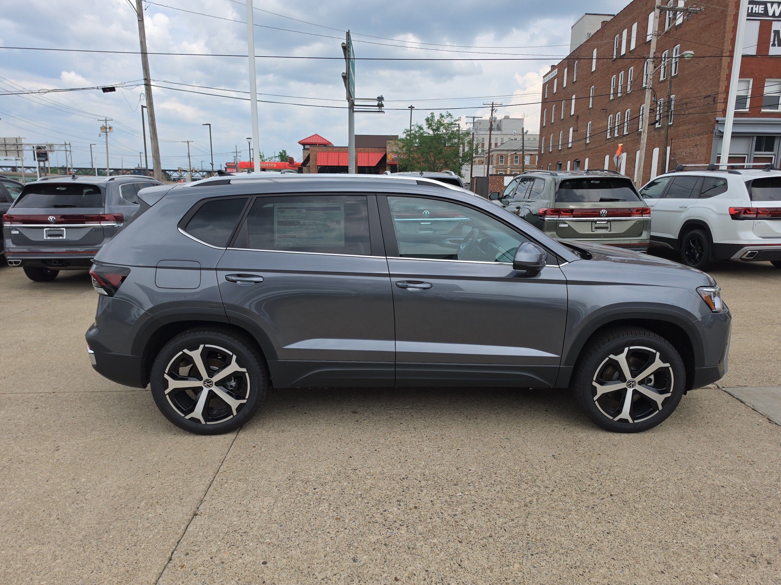 New 2026 Volkswagen Taos SEL AWD/4WD image 7
