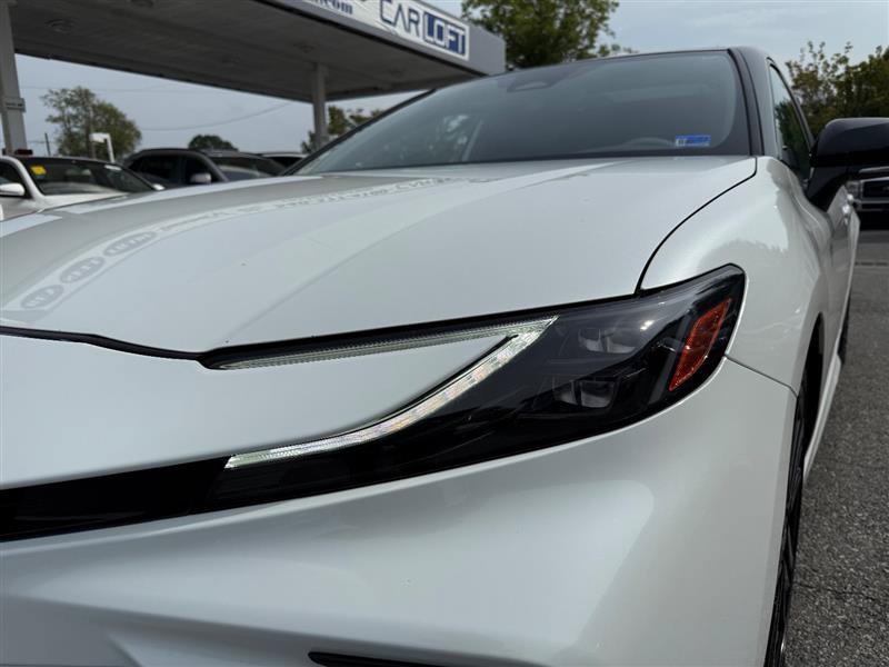 Used 2025 Toyota Camry XSE FWD image 14