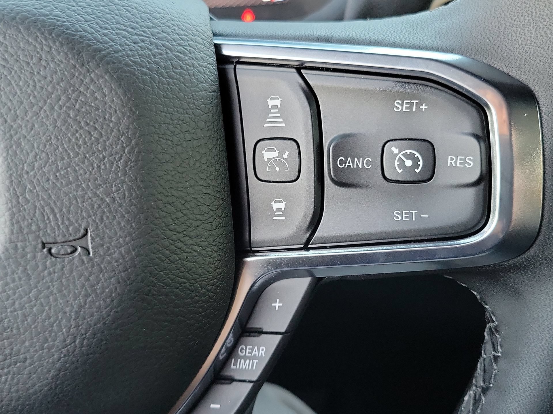 New 2026 RAM 2500 Laramie AWD/4WD image 6