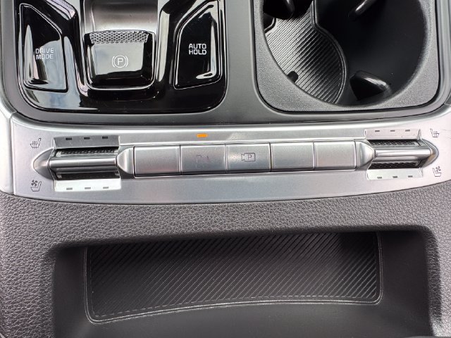Used 2025 Kia Carnival SX w/ SX Dark Edition Package FWD image 31