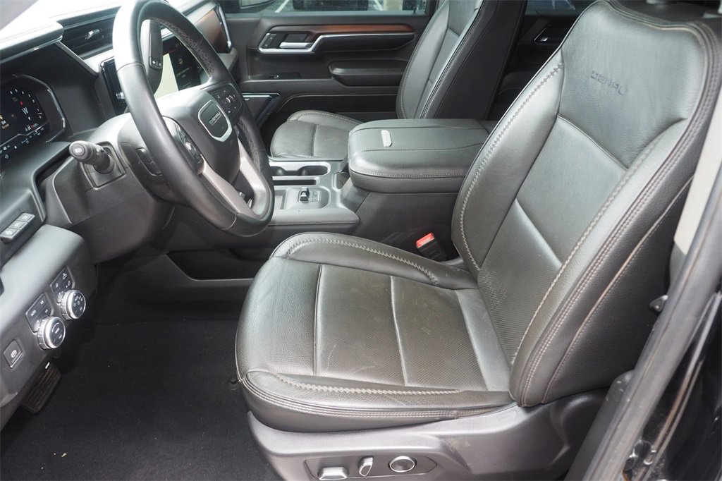 Used 2024 GMC Sierra 3500 Denali w/ Denali Reserve Package image 11