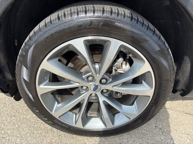 Used 2025 Ford Explorer Platinum w/ Ultimate Package image 16