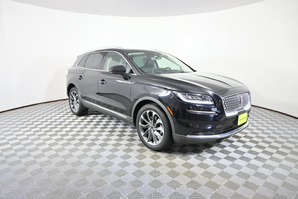 Used 2023 Lincoln Nautilus Reserve AWD/4WD image 9
