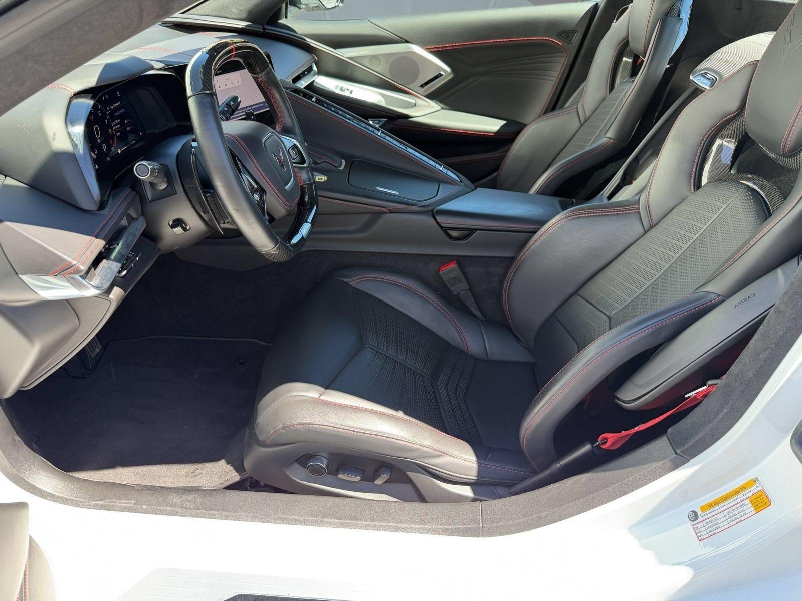 Used 2024 Chevrolet Corvette Z06 RWD image 4
