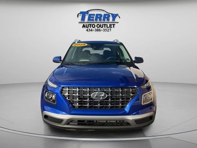 Used 2025 Hyundai Venue SEL image 3