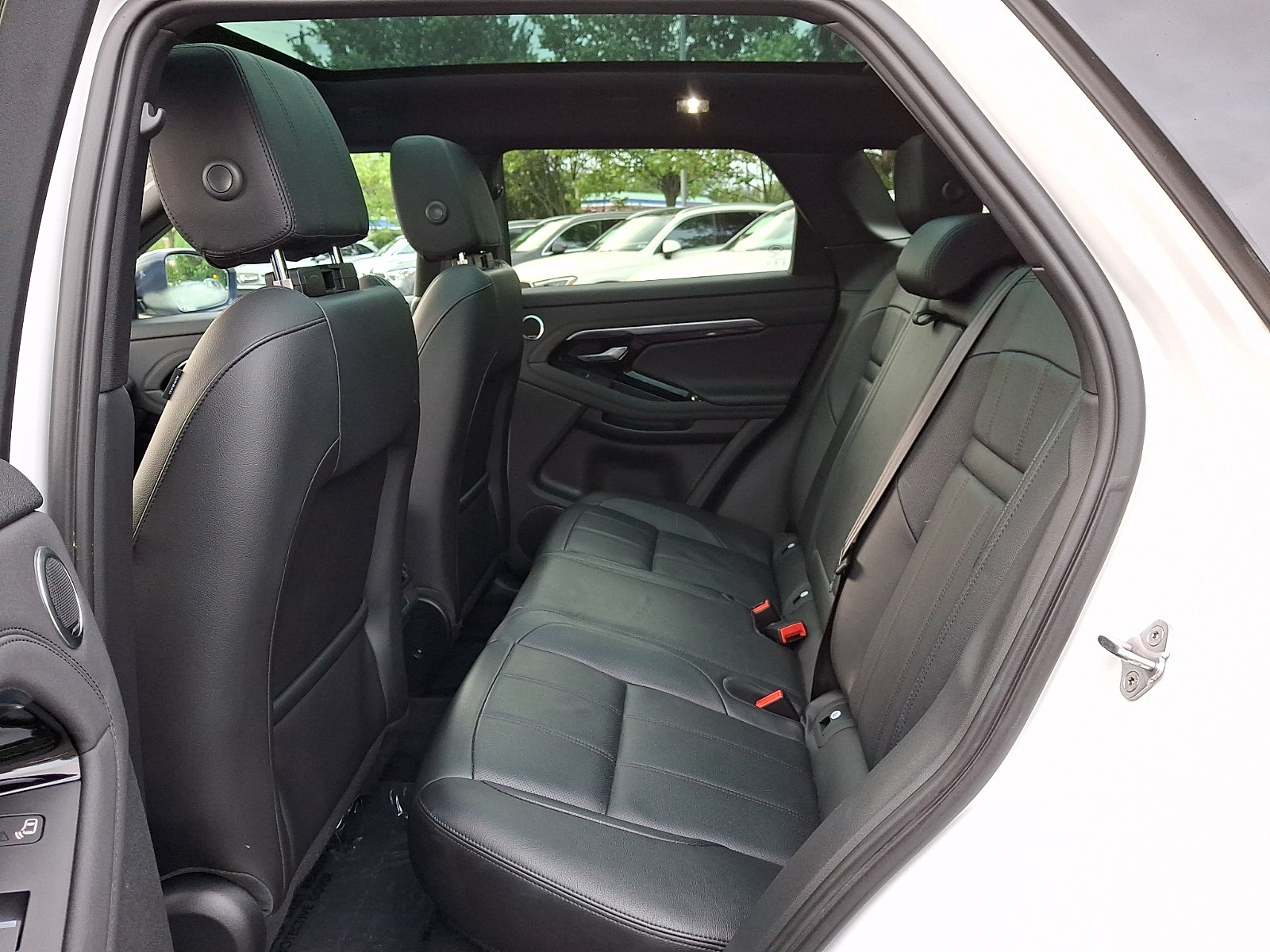 Used 2020 Land Rover Range Rover Evoque SE AWD/4WD image 10