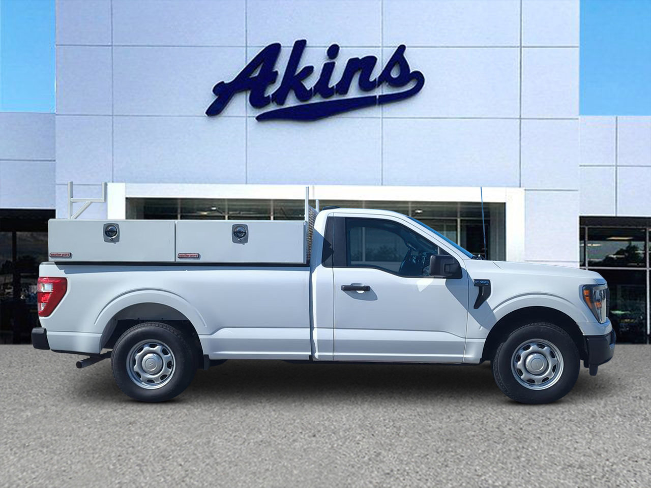 Used 2023 Ford F150 XL image 1