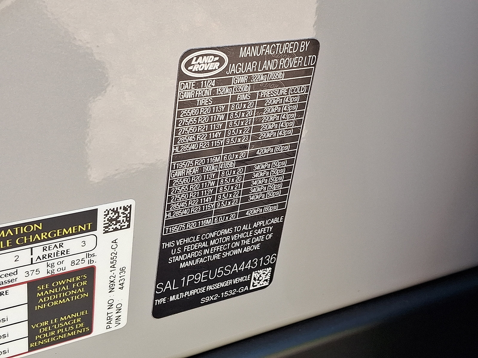 Used 2025 Land Rover Range Rover Sport SE image 27