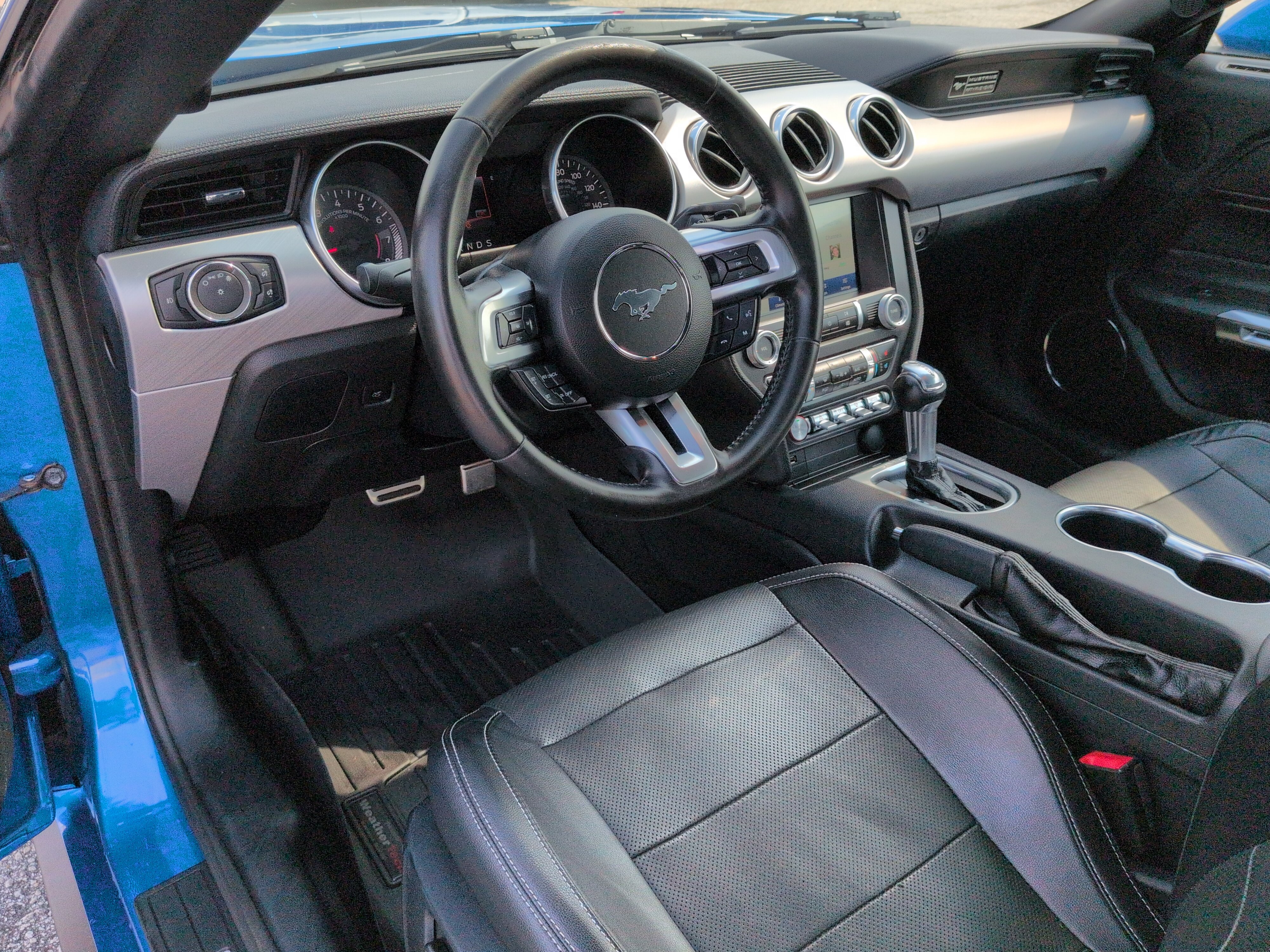 Certified 2020 Ford Mustang Premium RWD image 13