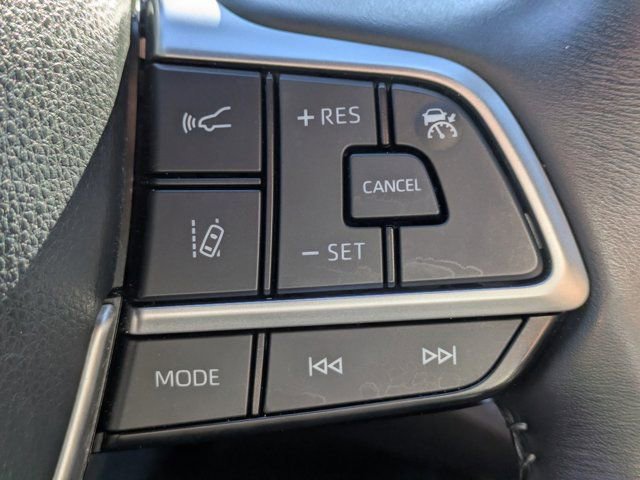 Used 2023 Toyota Highlander XSE image 23