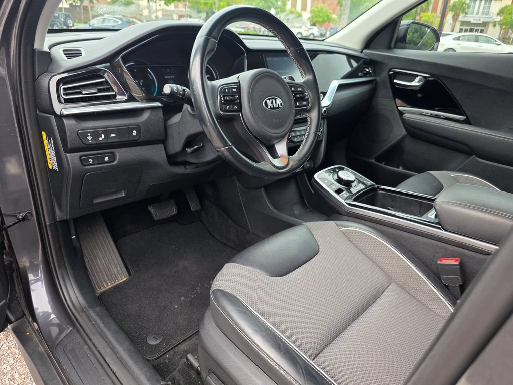 Used 2020 Kia Niro EX FWD image 11