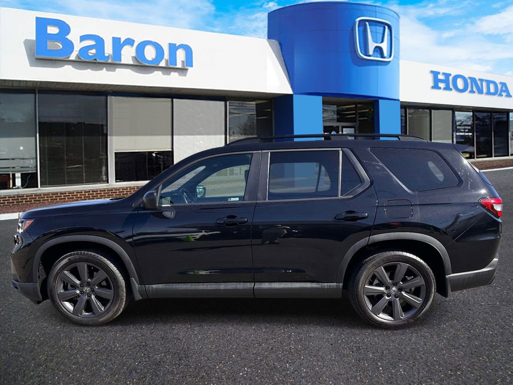 Used 2023 Honda Pilot Sport image 3