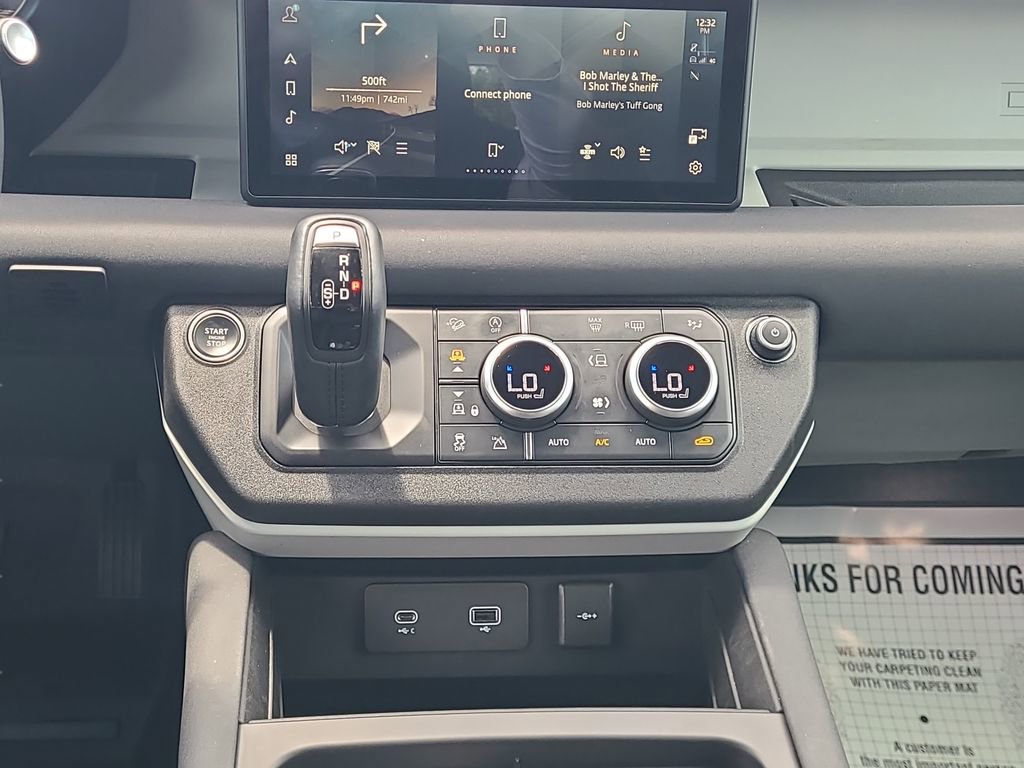 Used 2023 Land Rover Defender 110 X-Dynamic SE image 19