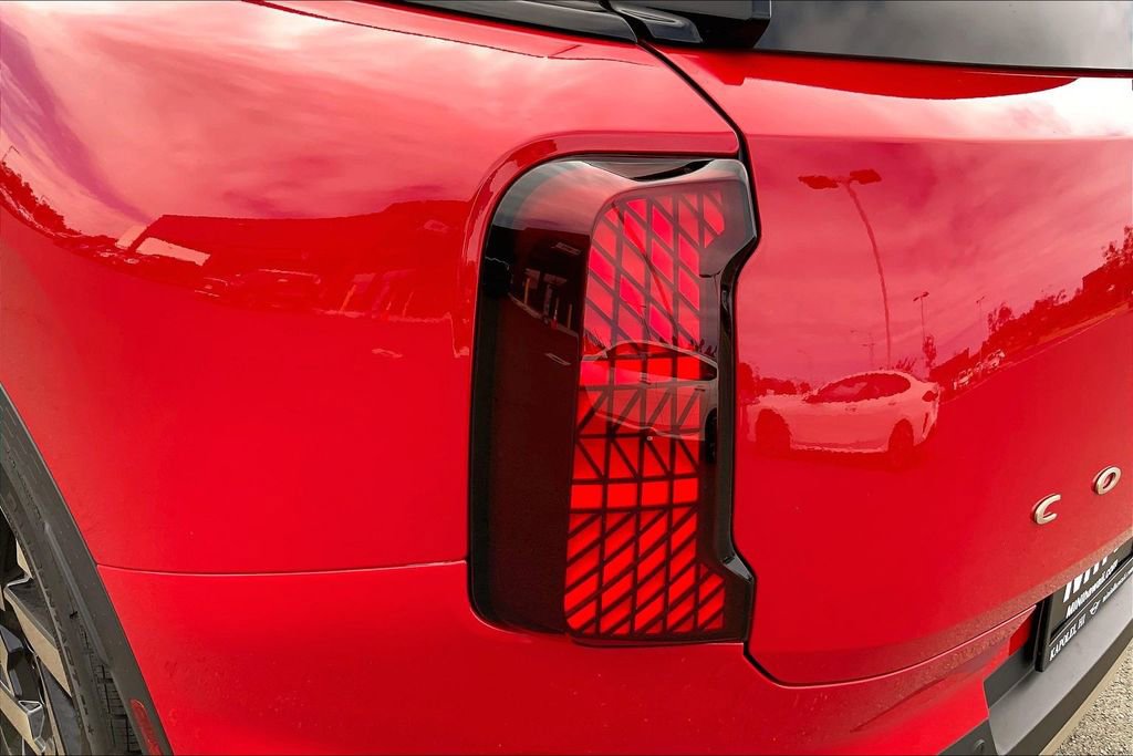 Certified 2025 MINI Cooper Countryman S w/ Comfort Package Max image 30