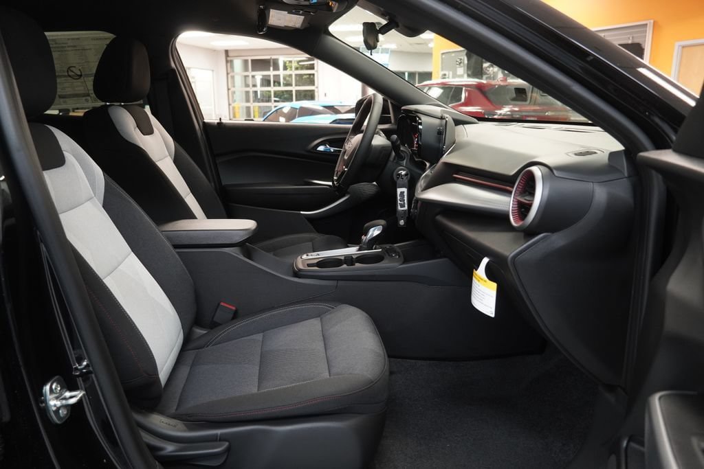 New 2026 Chevrolet Trax RS w/ Driver Confidence Package FWD image 32