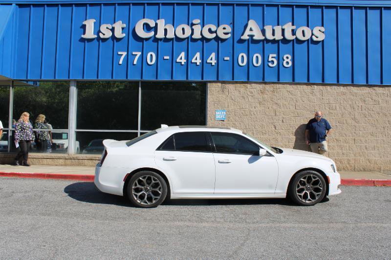 Used 2018 Chrysler 300 S w/ 300S Premium Group image 7