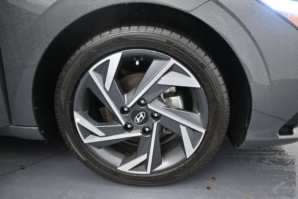 Used 2025 Hyundai Elantra SEL FWD image 39
