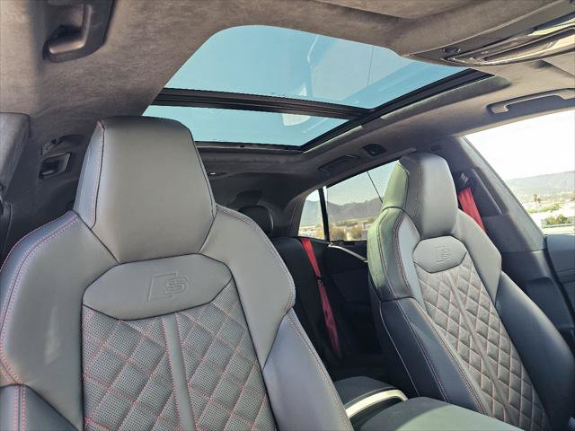New 2026 Audi SQ8 Prestige AWD/4WD image 3